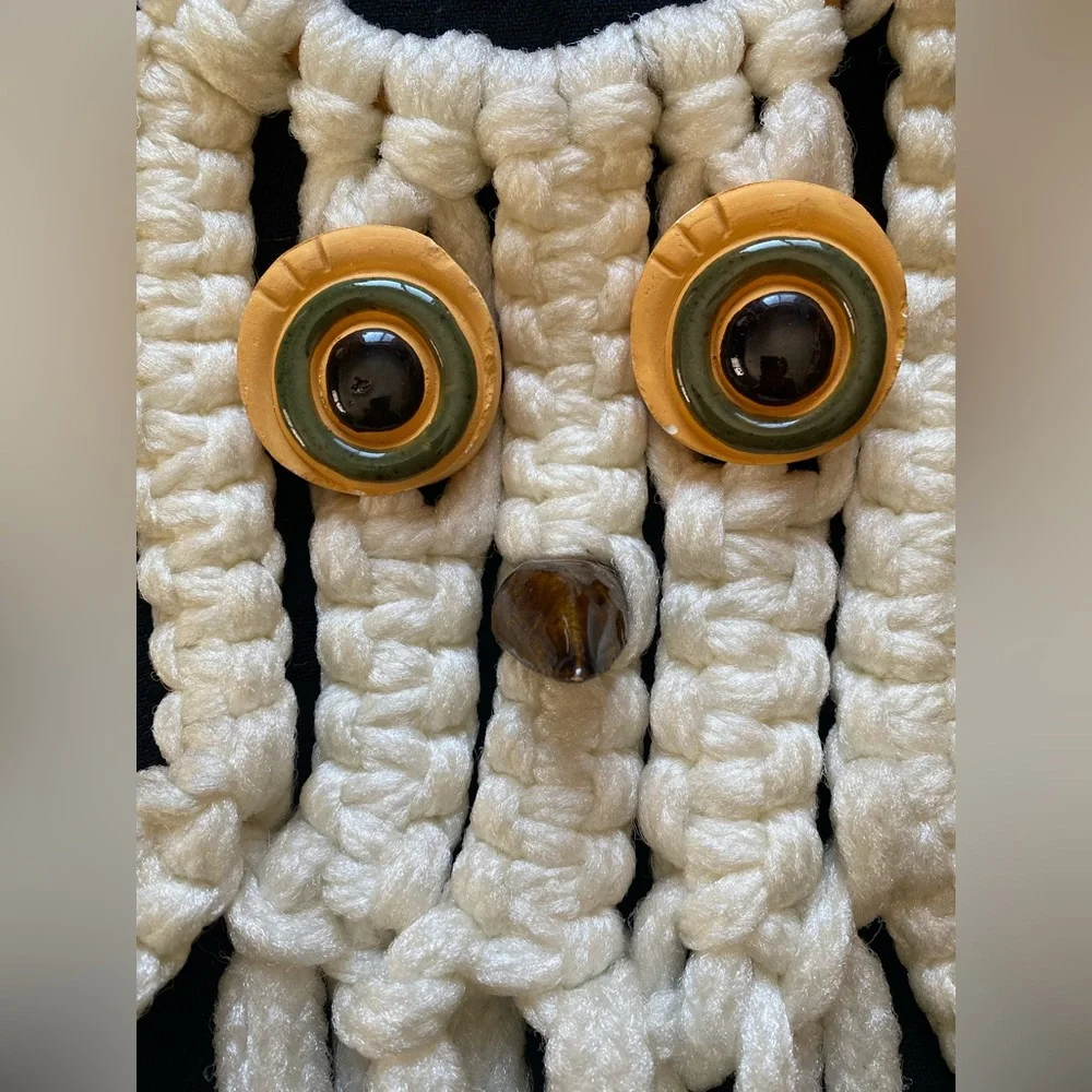Vintage Macrame Cord Twine Owl Wall Hanger Towel holder!